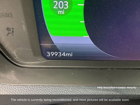 Used 2022 Chevrolet Bolt EUV Premier w/ Sun & Sound Package FWD image 14