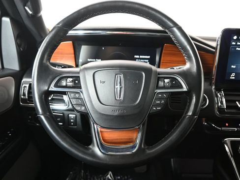 Used 2018 Lincoln Navigator Reserve w/ Technology Package AWD/4WD image 38
