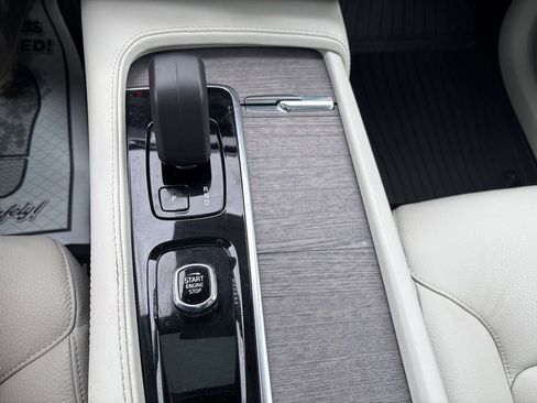 Certified 2023 Volvo XC90 B5 Plus w/ Protection Package Premier image 27