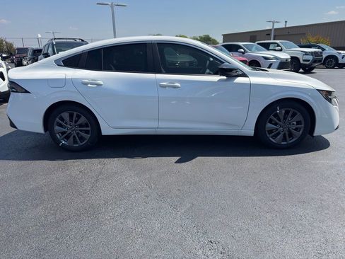 New 2026 Nissan Sentra SL FWD image 6