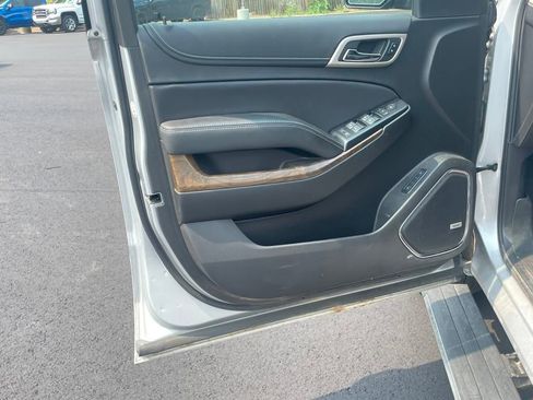 Used 2019 GMC Yukon XL Denali w/ Denali Ultimate Package image 12