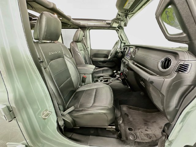 Used 2023 Jeep Wrangler Unlimited Sahara w/ Cold Weather Group AWD/4WD image 31