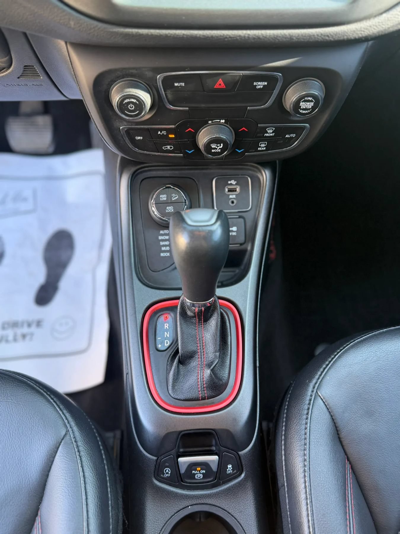 Used 2017 Jeep Compass Trailhawk w/ Navigation Group AWD/4WD image 16