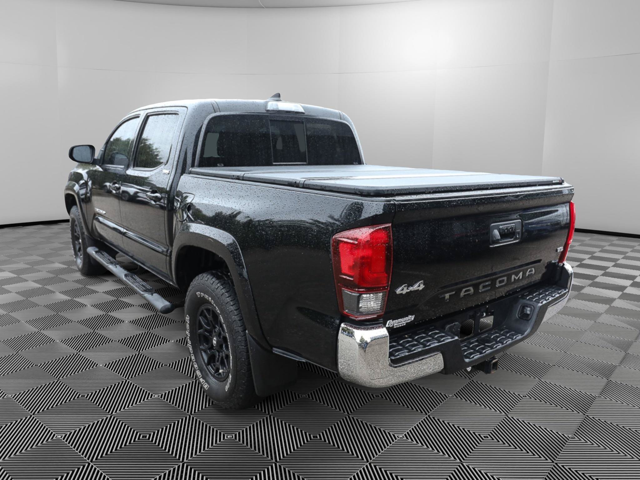 Used 2019 Toyota Tacoma SR5 AWD/4WD image 5