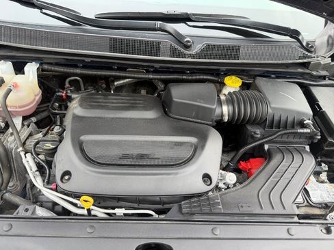 Used 2022 Chrysler Pacifica Touring-L FWD image 38