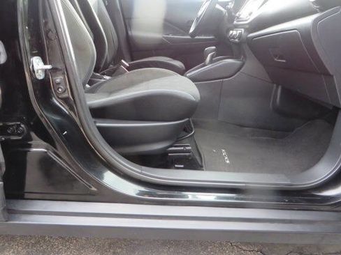 Used 2019 Nissan Kicks S image 16