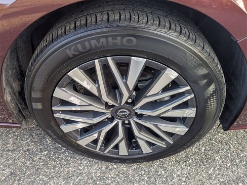 Used 2025 Nissan Altima 2.5 SV image 11