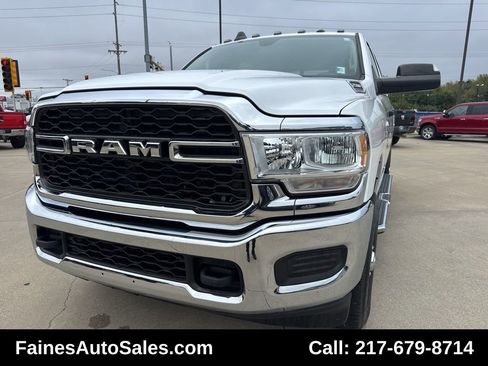 Used 2019 RAM 2500 Tradesman image 2