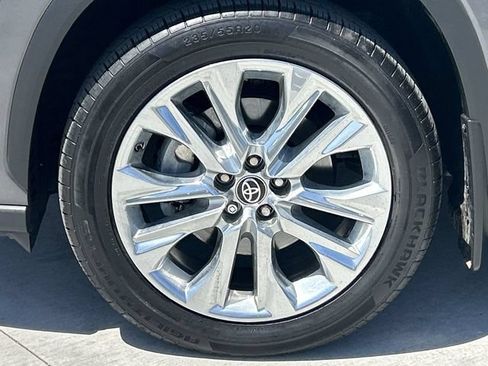 Used 2023 Toyota Highlander Limited AWD/4WD image 10