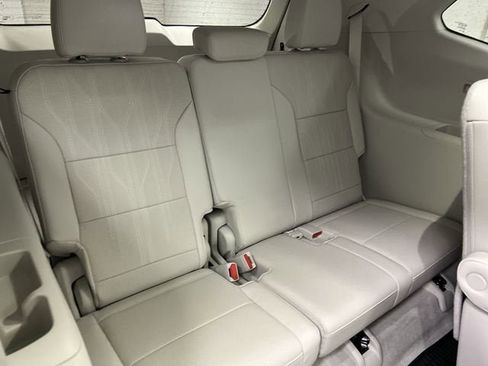 Certified 2025 Buick Enclave Avenir w/ Super Cruise Package image 28