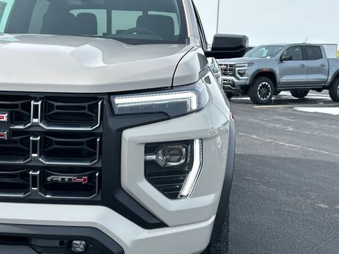 New 2026 GMC Canyon AT4 w/ AT4 Premium Package AWD/4WD image 11