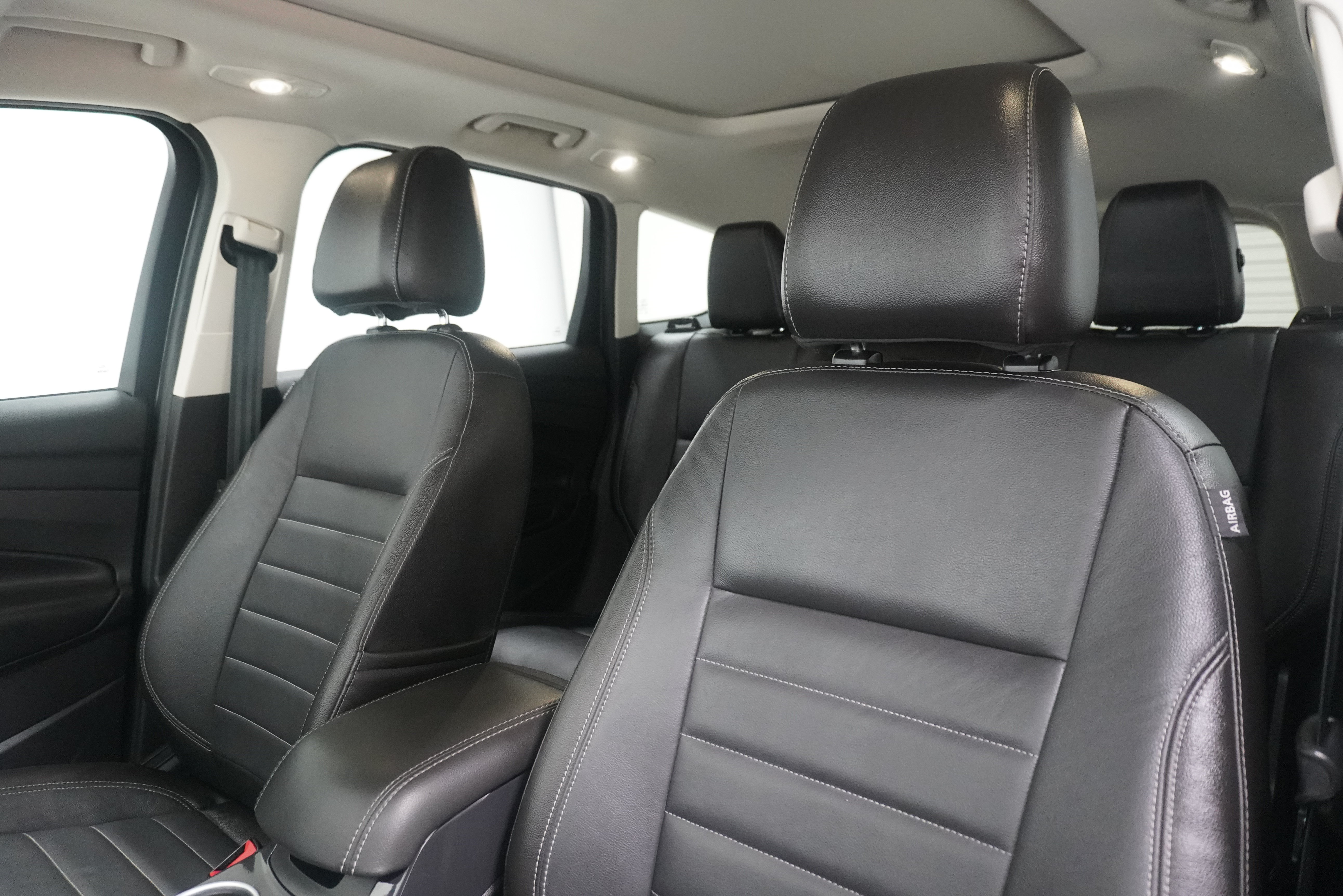 Used 2014 Ford Escape Titanium w/ Equipment Group 401A FWD image 11