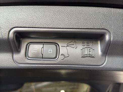 Used 2025 Ford Explorer ST AWD/4WD image 23