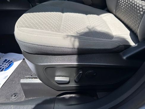 Used 2022 Ford Escape SE w/ Convenience Package FWD image 12