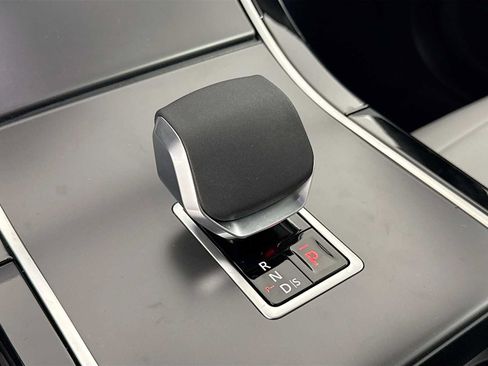 New 2026 Land Rover Range Rover Evoque S AWD/4WD image 17