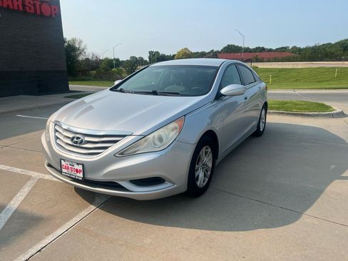 Used 2011 Hyundai Sonata GLS w/ Popular Equipment Pkg 2 FWD image 3