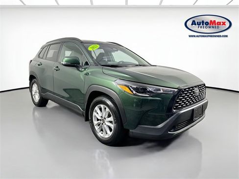 Used 2023 Toyota Corolla Cross LE image 1