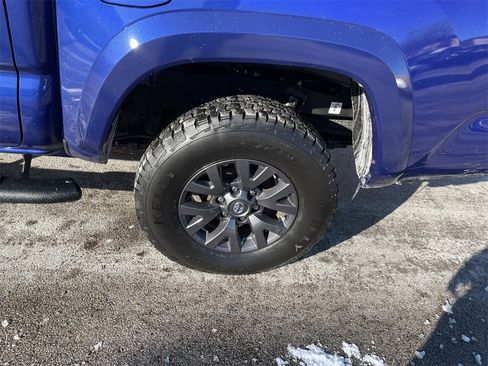Certified 2022 Toyota Tacoma SR5 image 10
