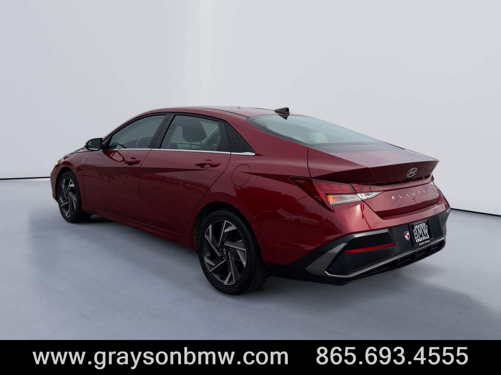 Used 2025 Hyundai Elantra Limited FWD image 5