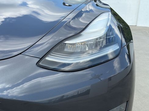 Used 2018 Tesla Model 3 Long Range RWD image 10