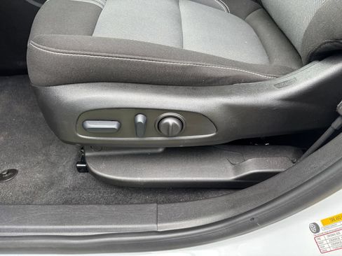 Used 2025 Chevrolet Blazer LT FWD image 22