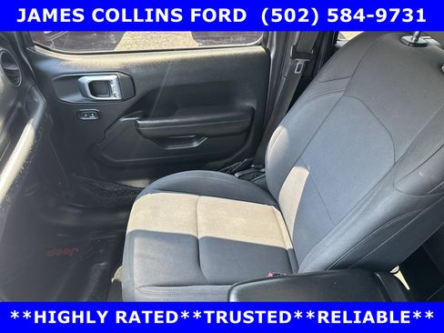 Used 2018 Jeep Wrangler Unlimited Sport S AWD/4WD image 32