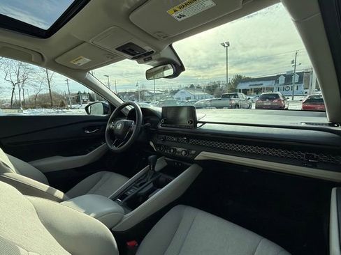 Used 2025 Honda Accord SE image 15