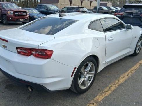 Used 2019 Chevrolet Camaro LT image 3