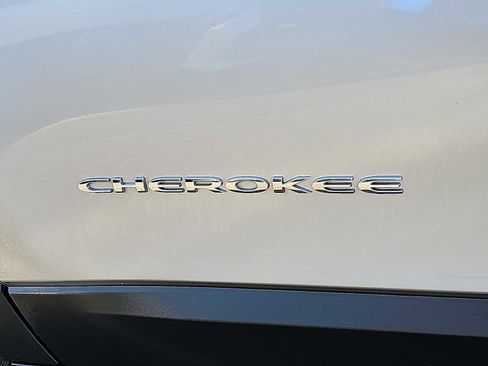 Used 2020 Jeep Cherokee Limited w/ Trailer Tow Group image 49