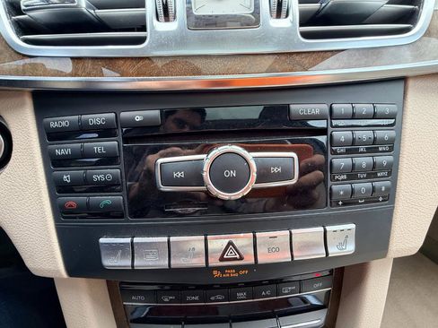 Used 2014 Mercedes-Benz E 350 Sedan image 22