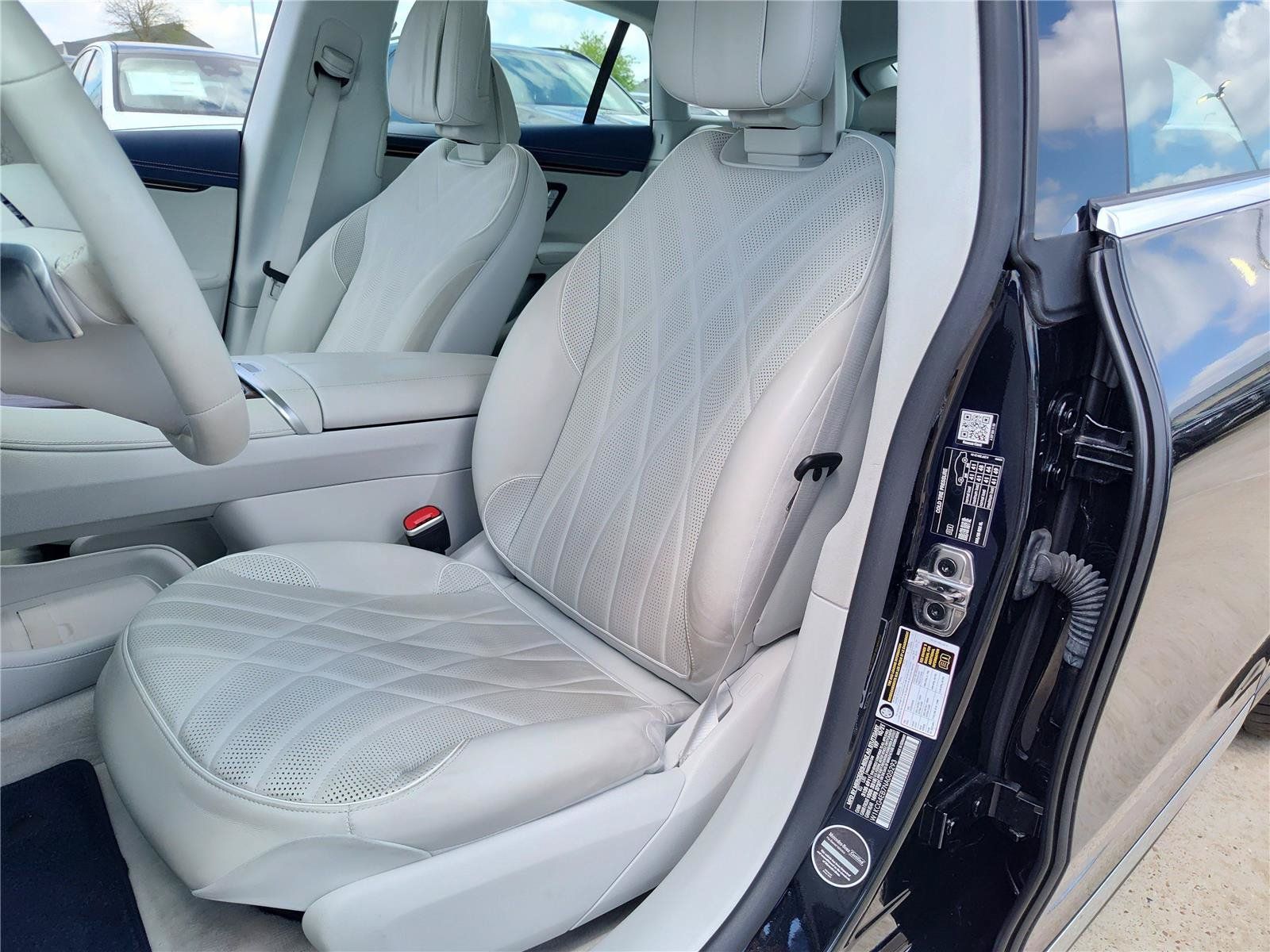 Used 2022 Mercedes-Benz EQS 580 4MATIC Sedan image 15