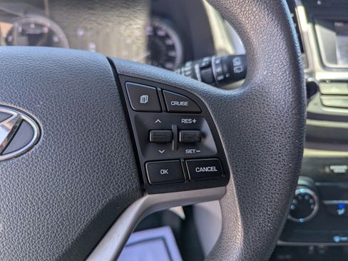 Used 2017 Hyundai Tucson SE AWD/4WD image 16