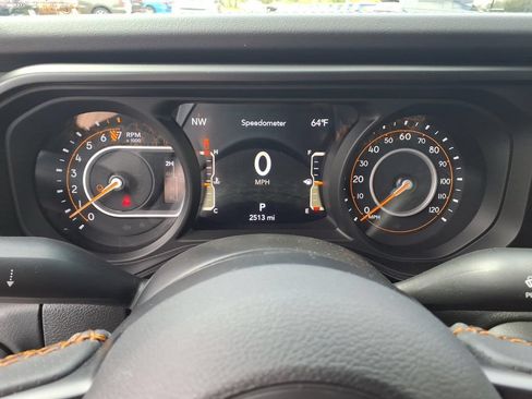 Used 2024 Jeep Gladiator Mojave AWD/4WD image 12
