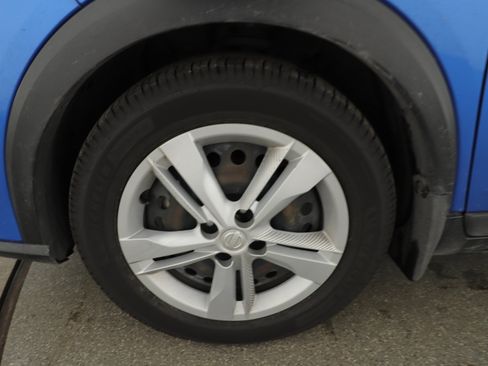 Used 2022 Nissan Kicks S FWD image 6