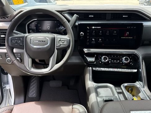 New 2026 GMC Sierra 2500 Denali w/ Denali Reserve Package AWD/4WD image 7