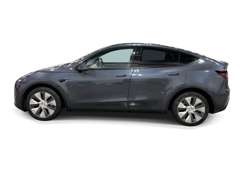 Certified 2023 Tesla Model Y AWD image 3