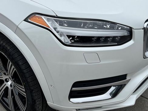 Certified 2023 Volvo XC90 B6 Ultimate w/ Protection Package Premier image 8