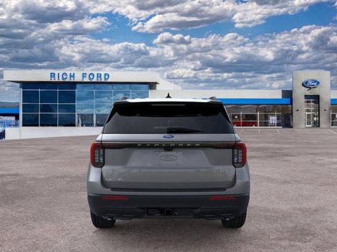 New 2026 Ford Explorer Active RWD image 5