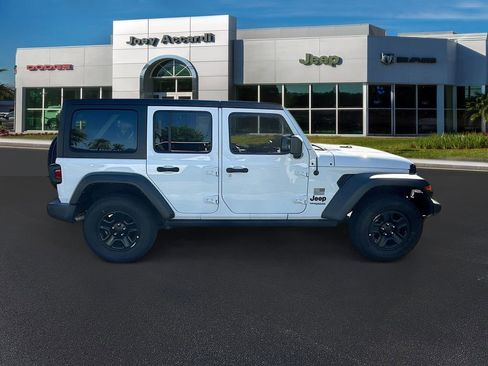 Used 2022 Jeep Wrangler Unlimited Sport image 8
