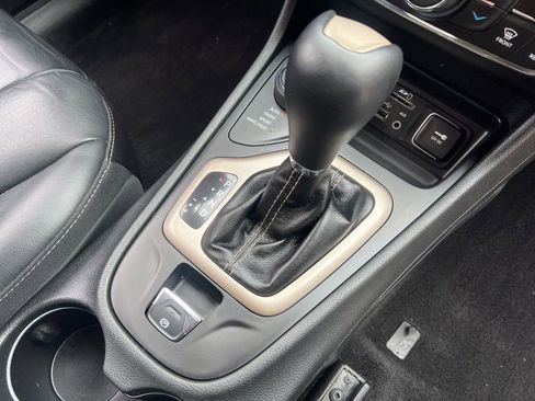 Used 2015 Jeep Cherokee Limited AWD/4WD image 22