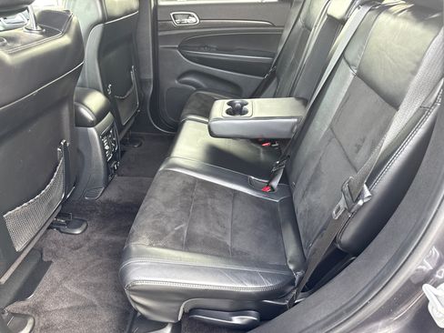 Used 2017 Jeep Grand Cherokee Altitude RWD image 16