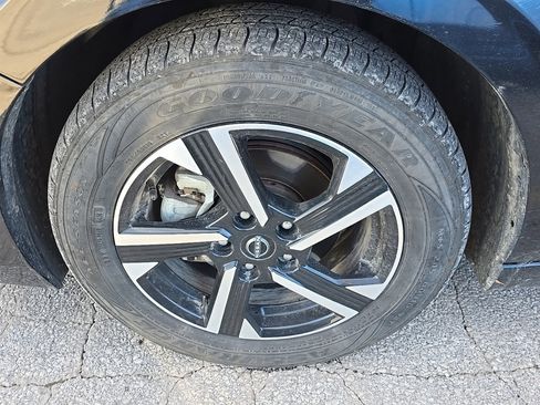 Used 2024 Nissan Sentra SV w/ All-Weather Package image 8