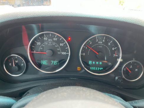 Used 2017 Jeep Wrangler Unlimited Rubicon w/ Connectivity Group image 20