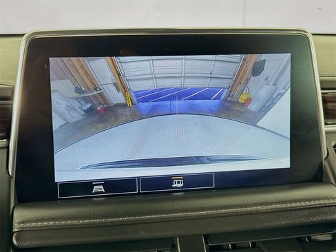 Used 2021 Chevrolet Suburban LT image 43