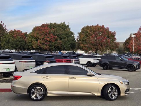 Used 2020 Honda Accord EX image 3