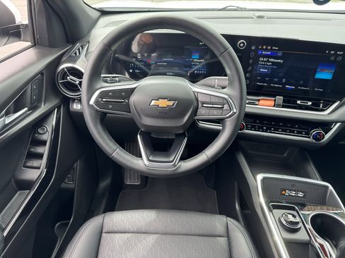 Used 2026 Chevrolet Equinox LT w/ Convenience Package II FWD image 18