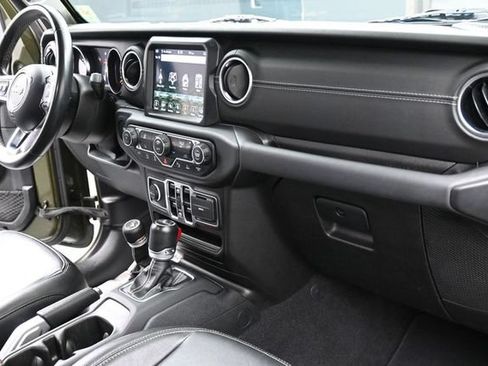 Used 2021 Jeep Wrangler Unlimited Sahara w/ Uconnect 4C Nav & Sound Group AWD/4WD image 29