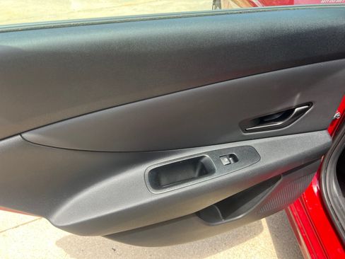 Used 2025 Hyundai Elantra Sport FWD image 20