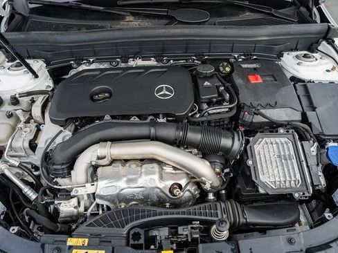 Certified 2024 Mercedes-Benz GLB 250 4MATIC w/ Winter Heating Package image 20