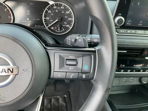 Used 2021 Nissan Rogue SV FWD image 12